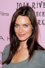 Daniella van Graas as Josie in Perfect Stranger 2007