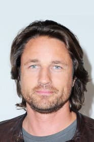 Martin Henderson as Hollis Elmore in Smokin' Aces 2006