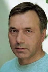 Leon Charewicz as Robotnik pod budynkiem KW in Short Working Day 1995